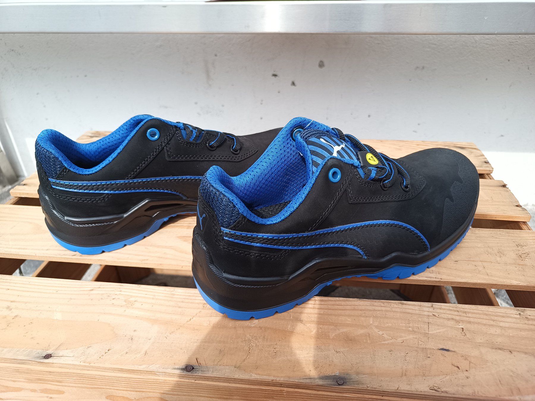 Puma Herrenschuhe: Puma Sicherheitsschuhe S3 40 – Neu und originalverpackt aus Oberegg von A-Z.Handel.Loehrer 3