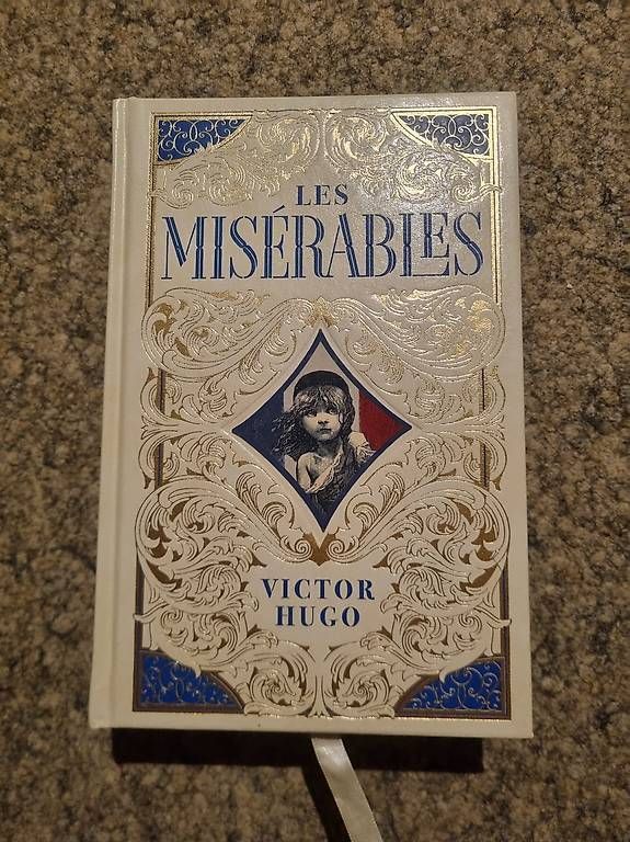 Livres: Les Misérables – Neuf avec emballage d'origine à Bassersdorf par sar_bkj7