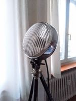 Scheinwerfer auf Stativ Vintage Design Lampe Wohnzimmer