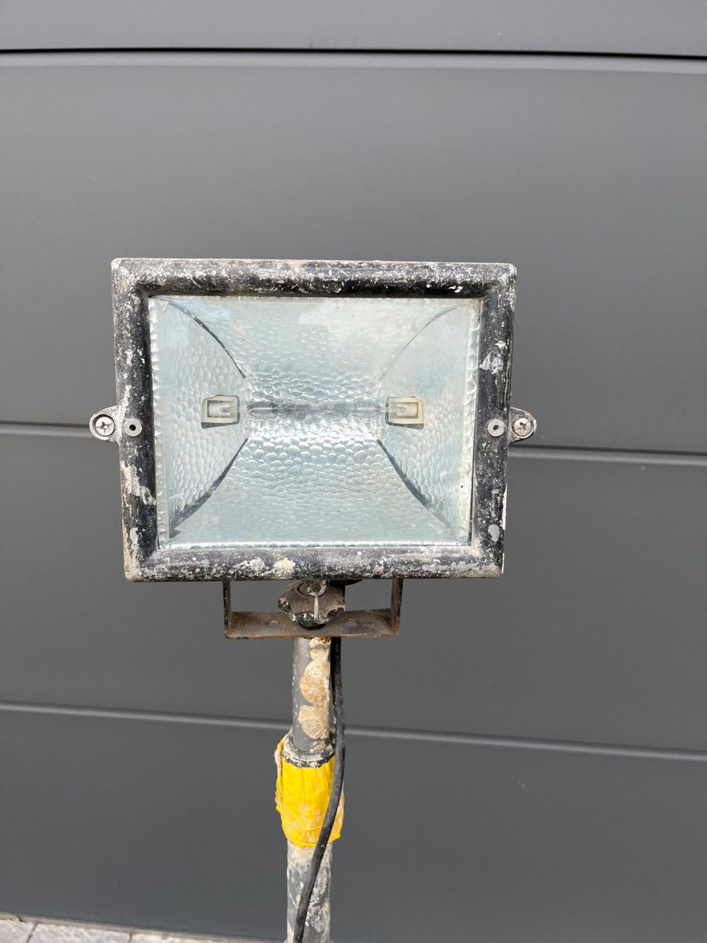 Fari: Baustrahler (Halogen Fluter) – Difettoso da Wolfhausen venduto da zottel4 1