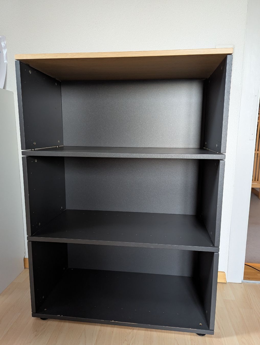 Scaffali: Büroregal, dunkelgrau – Usato da St. Gallen venduto da mic_6g5v 3