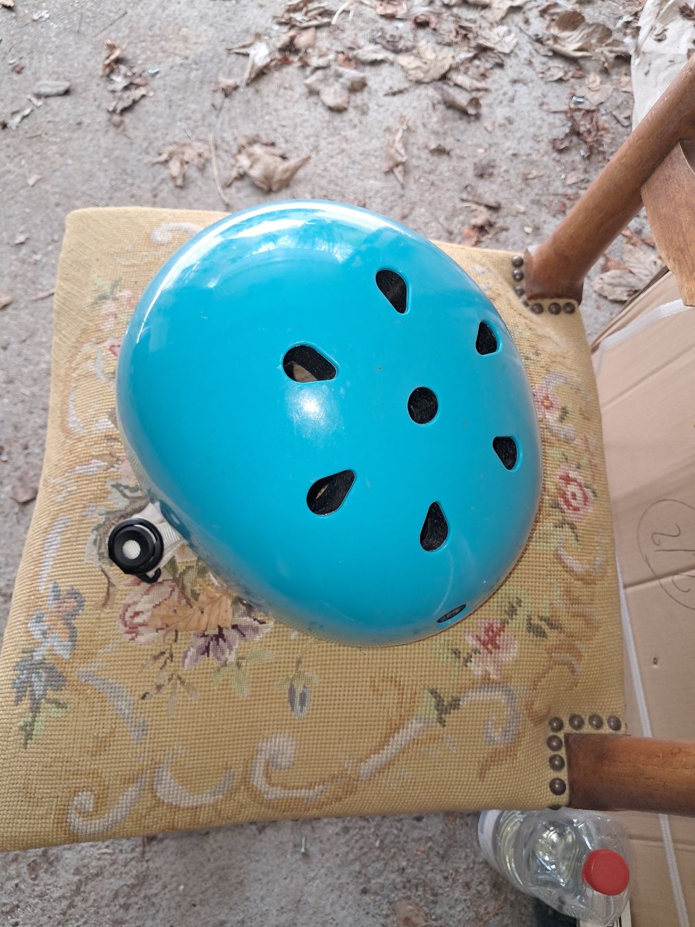 Oxelo Caschi: Casque vélo enfant oxelo – Usato da Le locle venduto da juliensaran 1