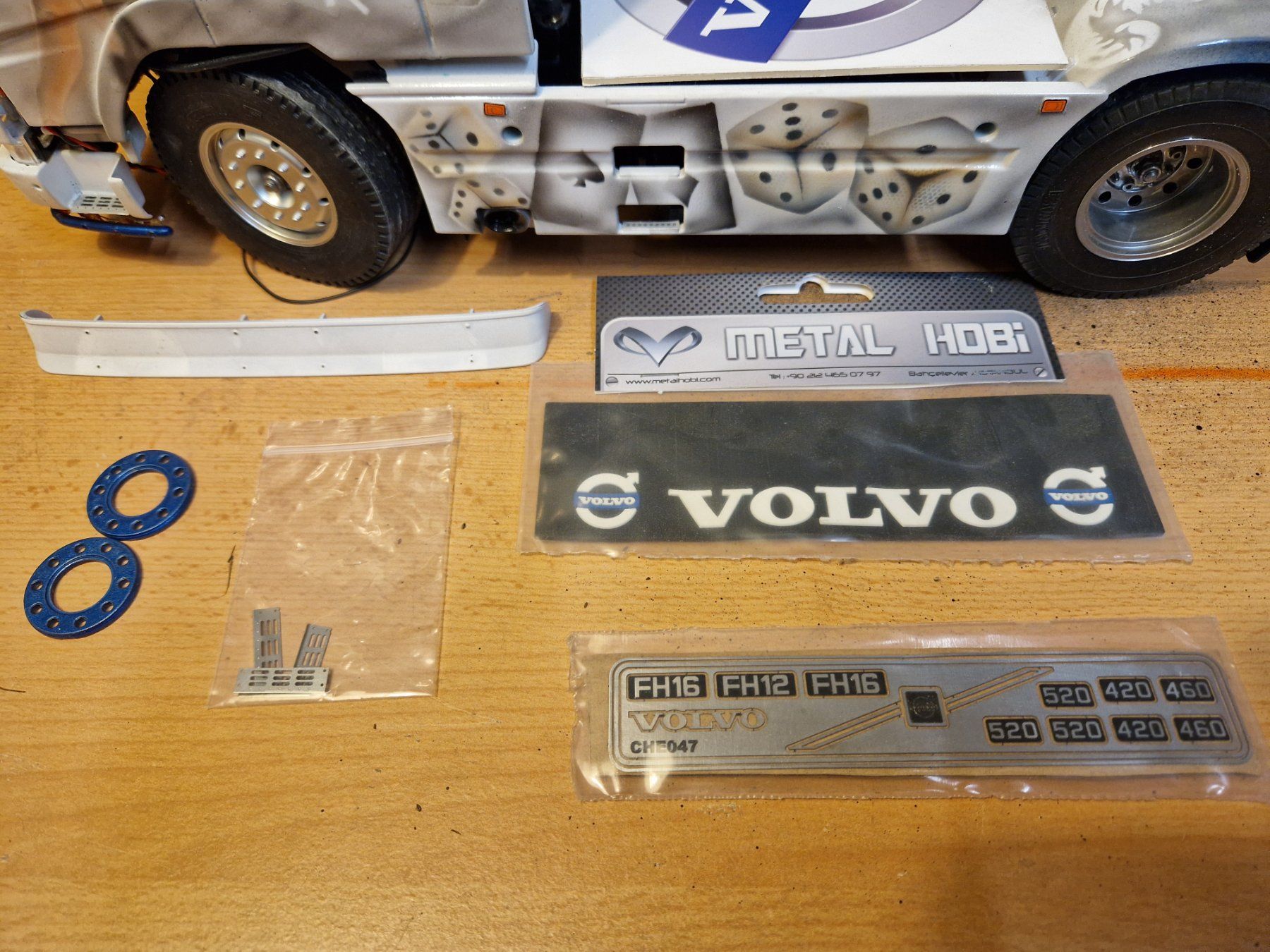 Tamiya RC Kits de montage: Tamiya Volvo FH12 – D'occasion à Untervaz par  4