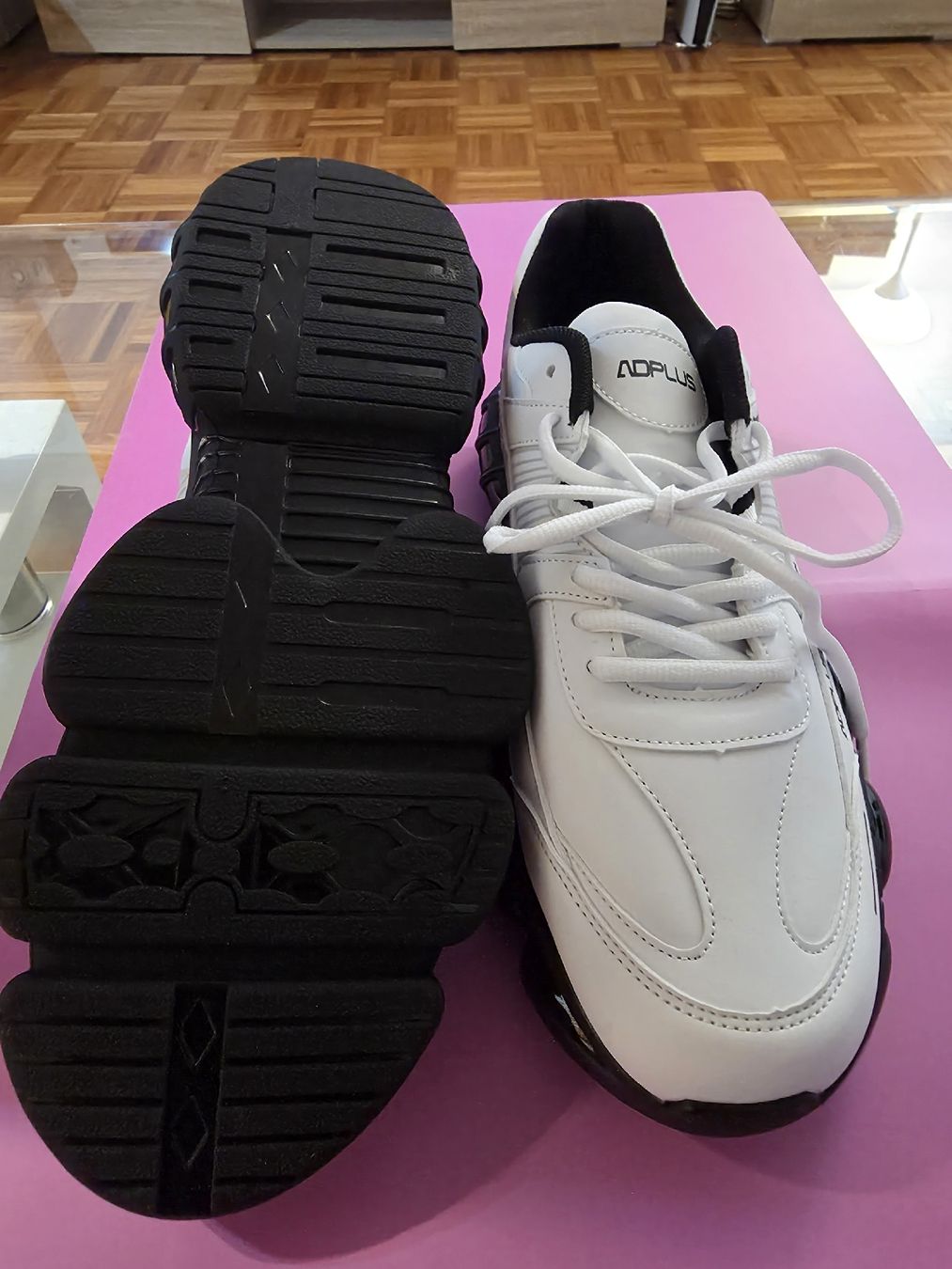 Scarpe da uomo: Neue Sneaker von Temu – Nuovo (secondo la descrizione) da St. Gallen venduto da chrisbenoit01 2