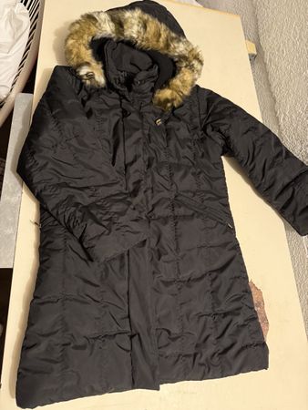 Winterjacke, Schwarz, Grösse 140 mit Kapuze und Pelzkragen