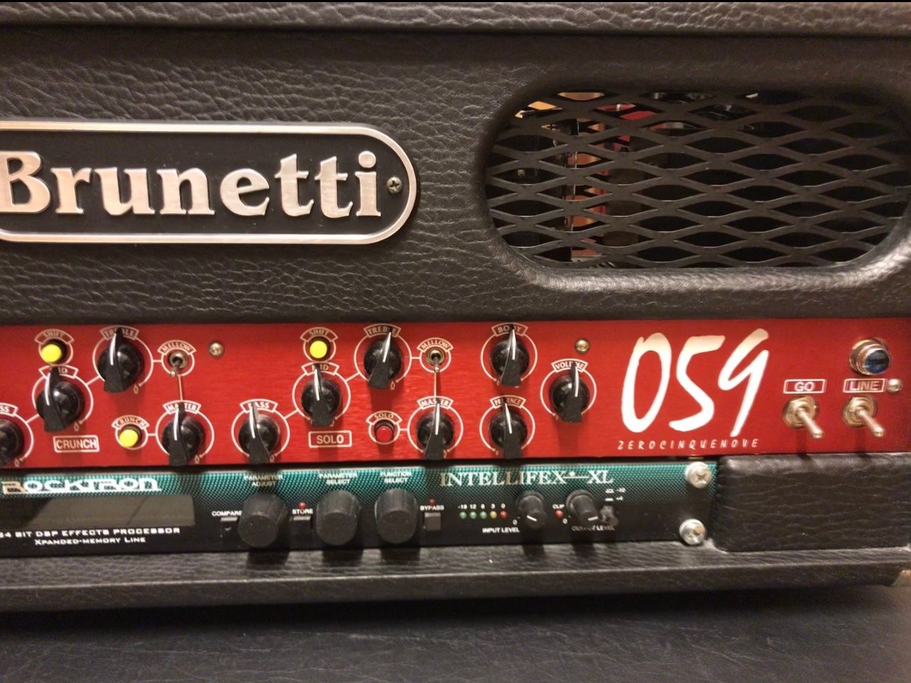 Amplificatori: Brunetti 059, 2x12 cab, Rocktron intellifex, Voodoolab Midi – Usato da Menznau venduto da baholino 3