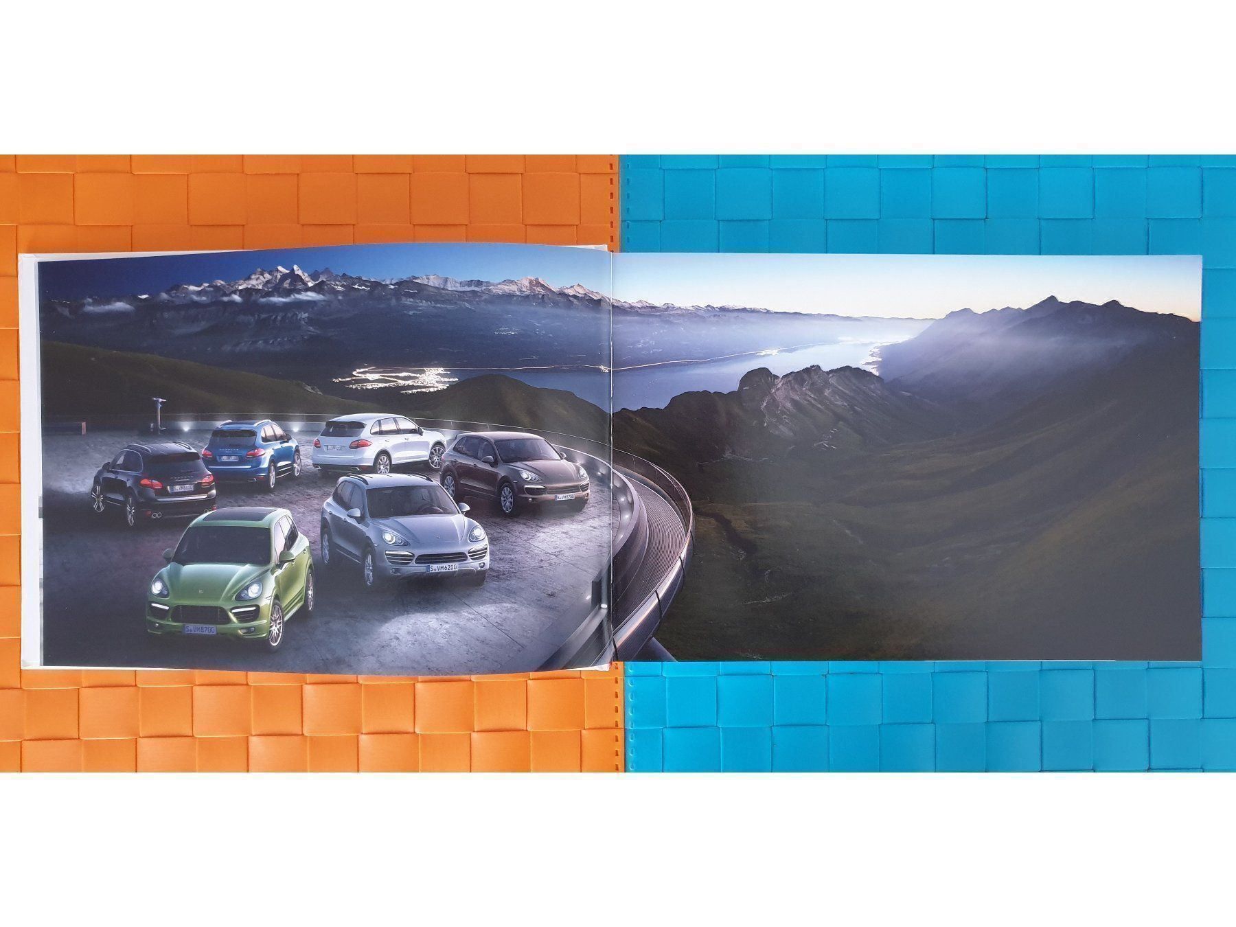 Riviste & Magazine: PORSCHE CAYENNE 2012 - Prospekt / Buch – Nuovo (secondo la descrizione) da Viganello venduto da CARLiteratur 3