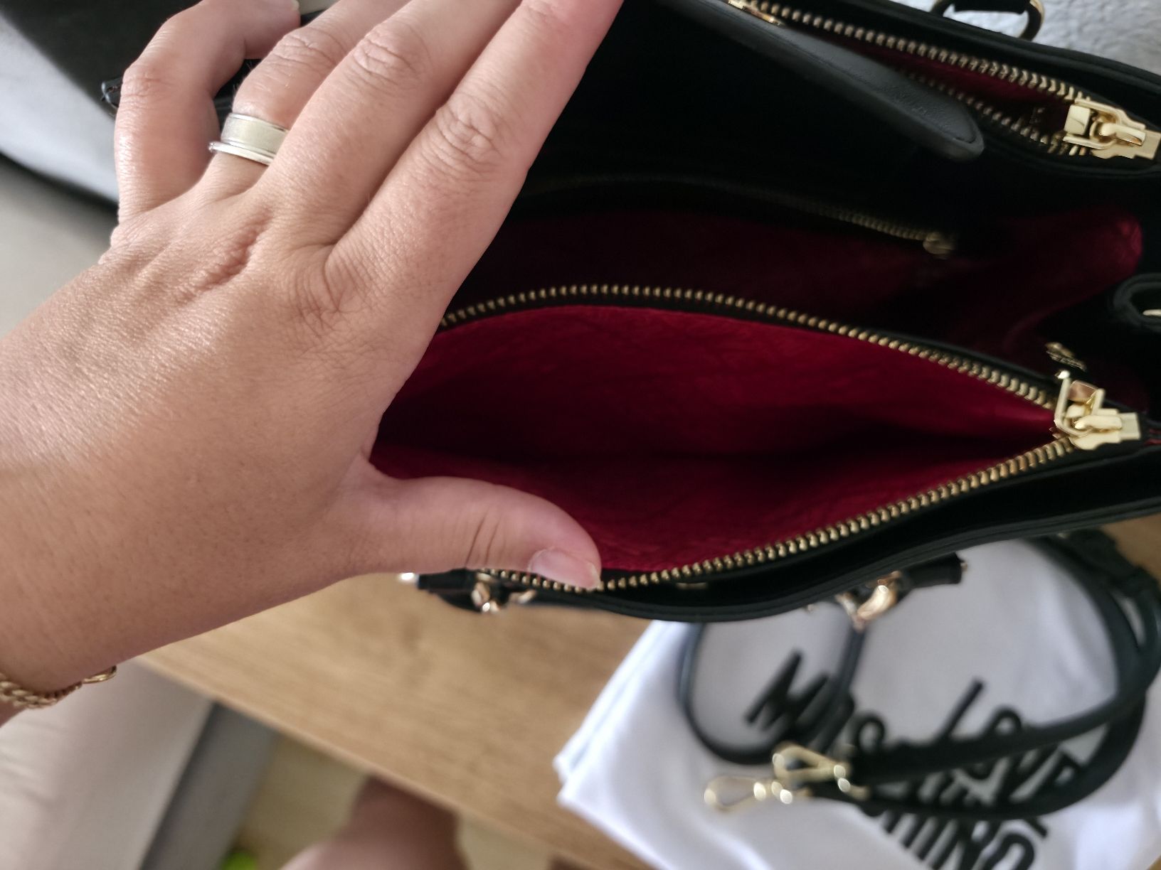 Moschino Sacs femmes: LOVE MOSCHINO - Handbag  – Neuf (Voir description) à Derendingen par jas_5ws8 4