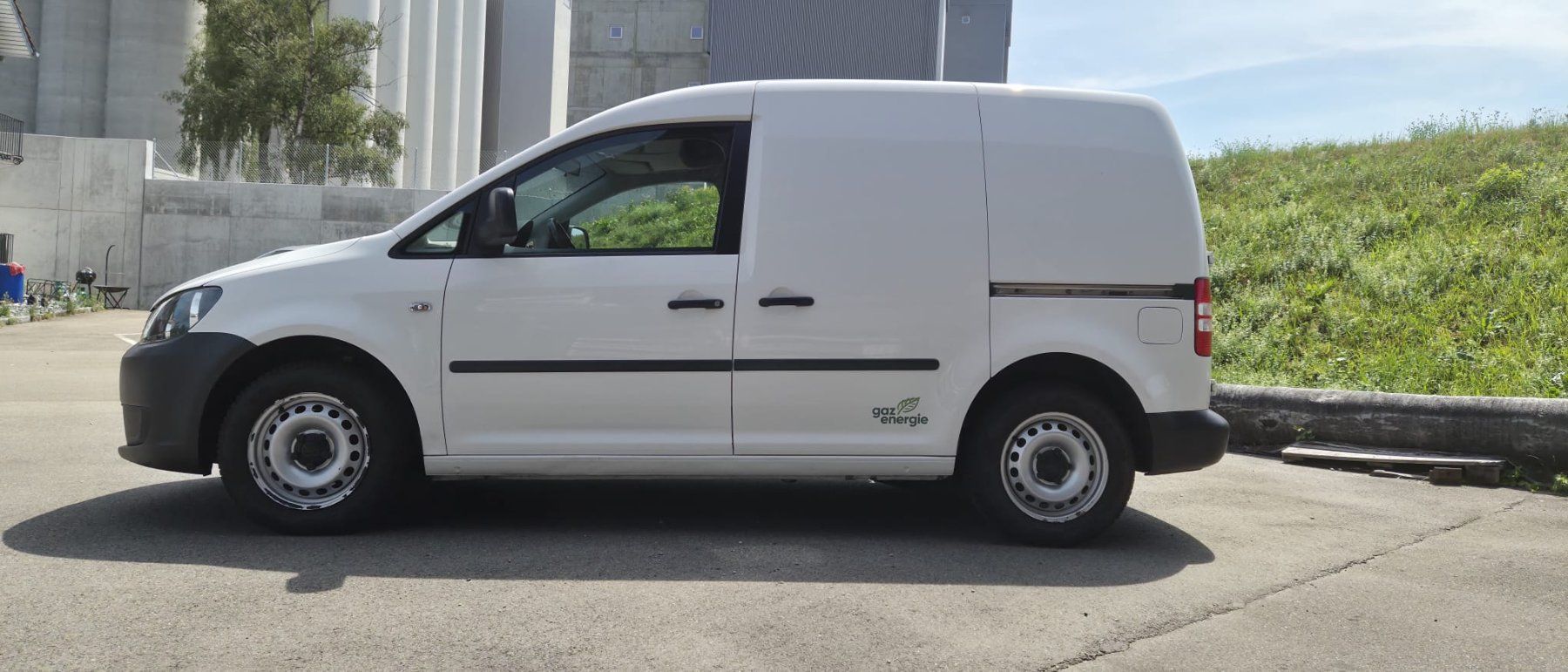 VW Véhicules utilitaires: VW Caddy 2.0 Erdgas / Benzin – D'occasion à Rickenbach b. Wil par sto_5zwq 4