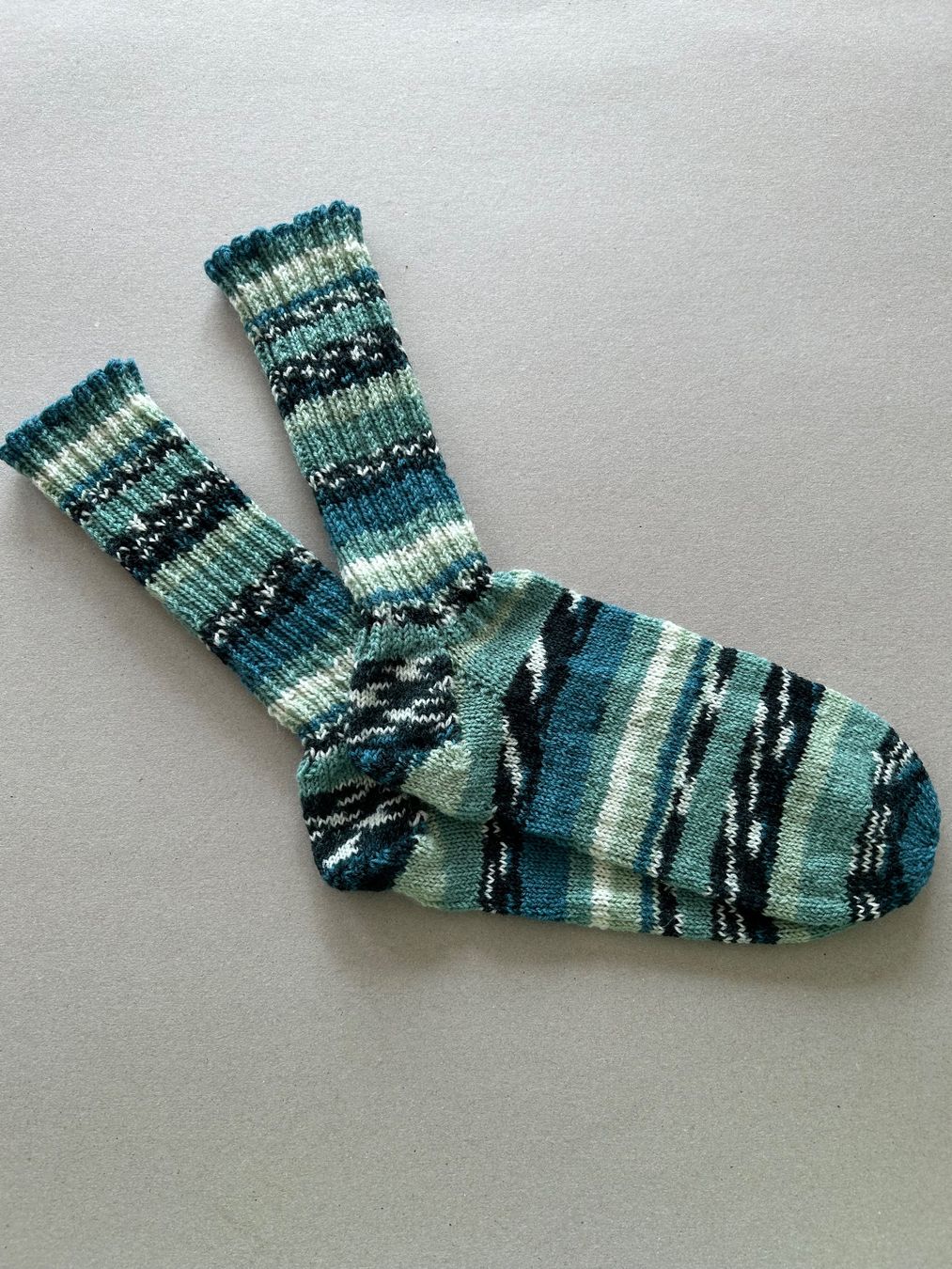 Calze: Schöne Handgestrickte Wollsocken – Nuovo e nell'imballaggio originale da Neu St.Johann venduto da har_f865