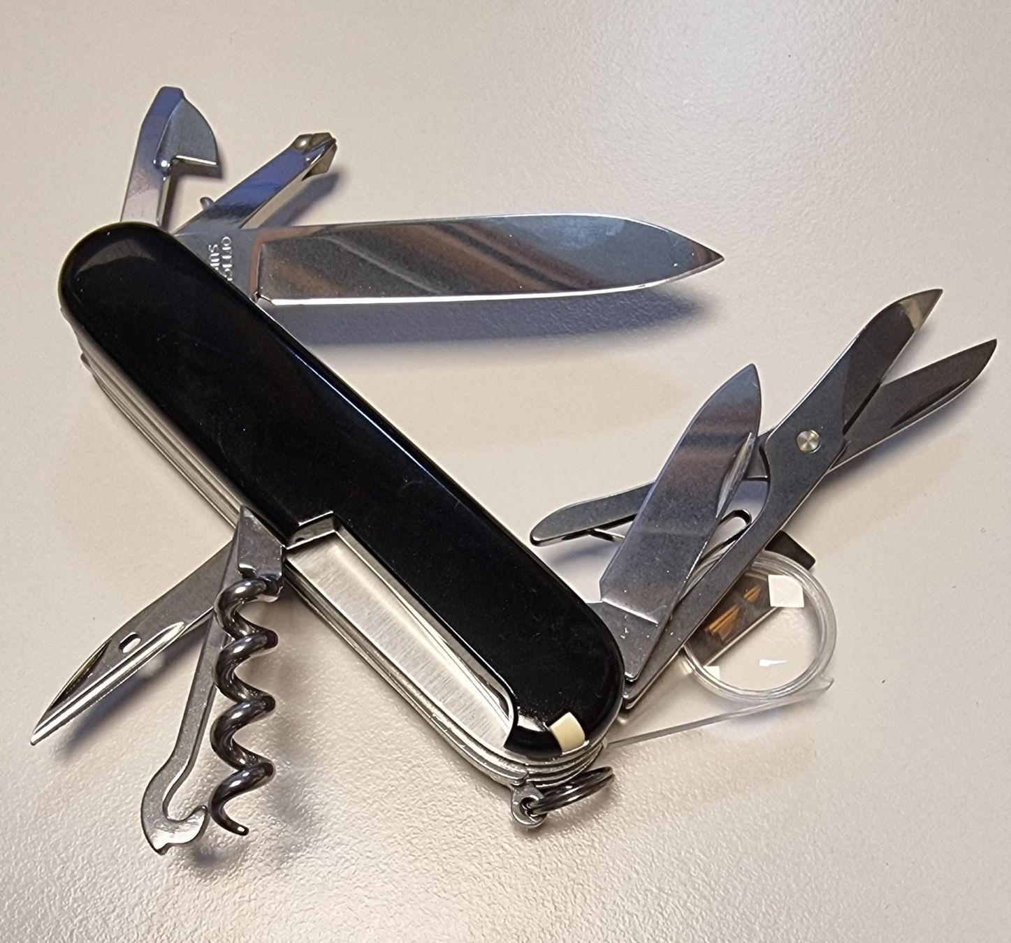 Victorinox Couteaux de poche: Victorinox Explorer Black – Neuf avec emballage d'origine à Spiez par Ilger0 1