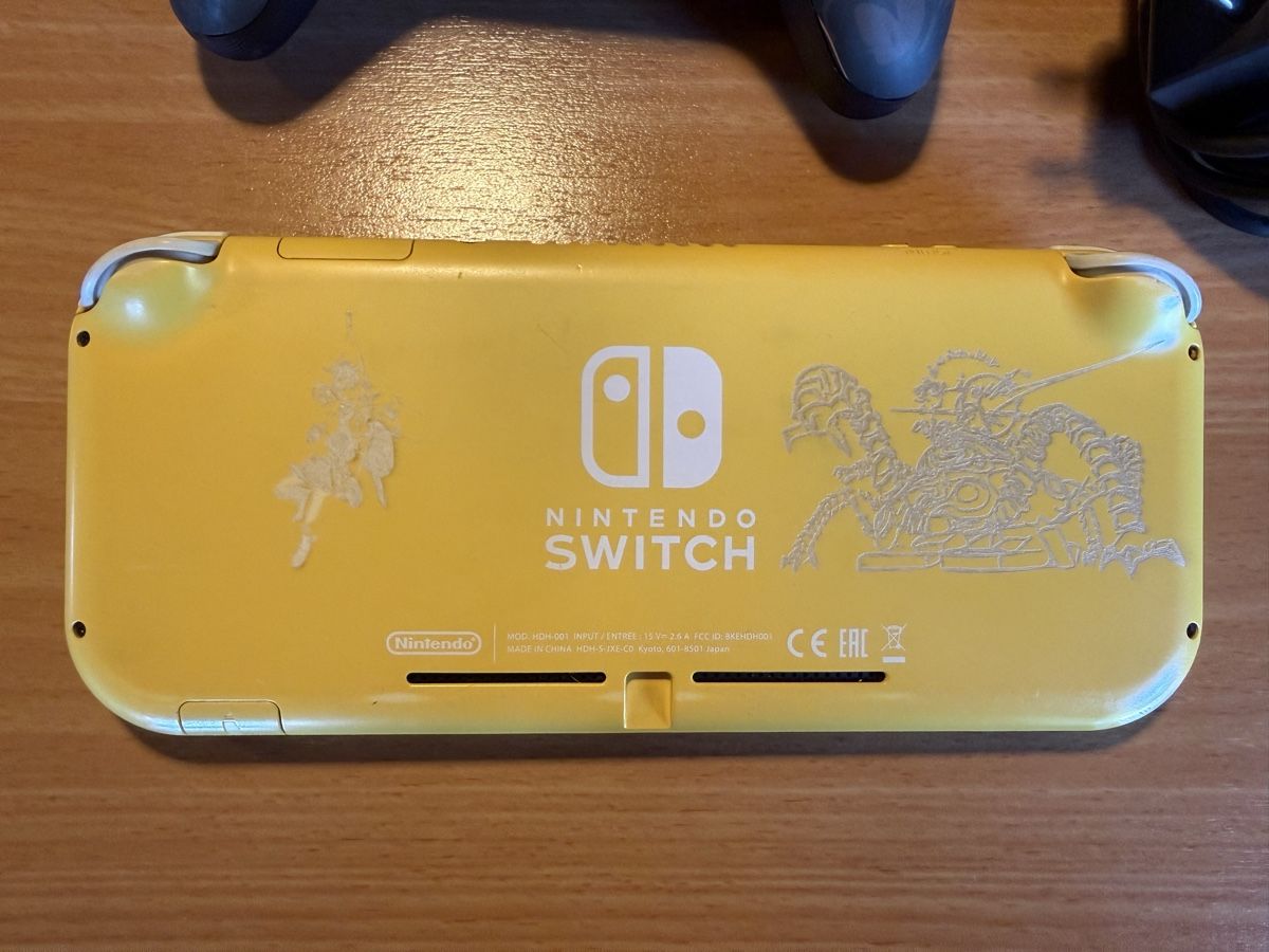 Nintendo Konsolen: Nintendo Switch Lite Ananas Edition – Gebraucht aus Dierikon von E28_Freak 2
