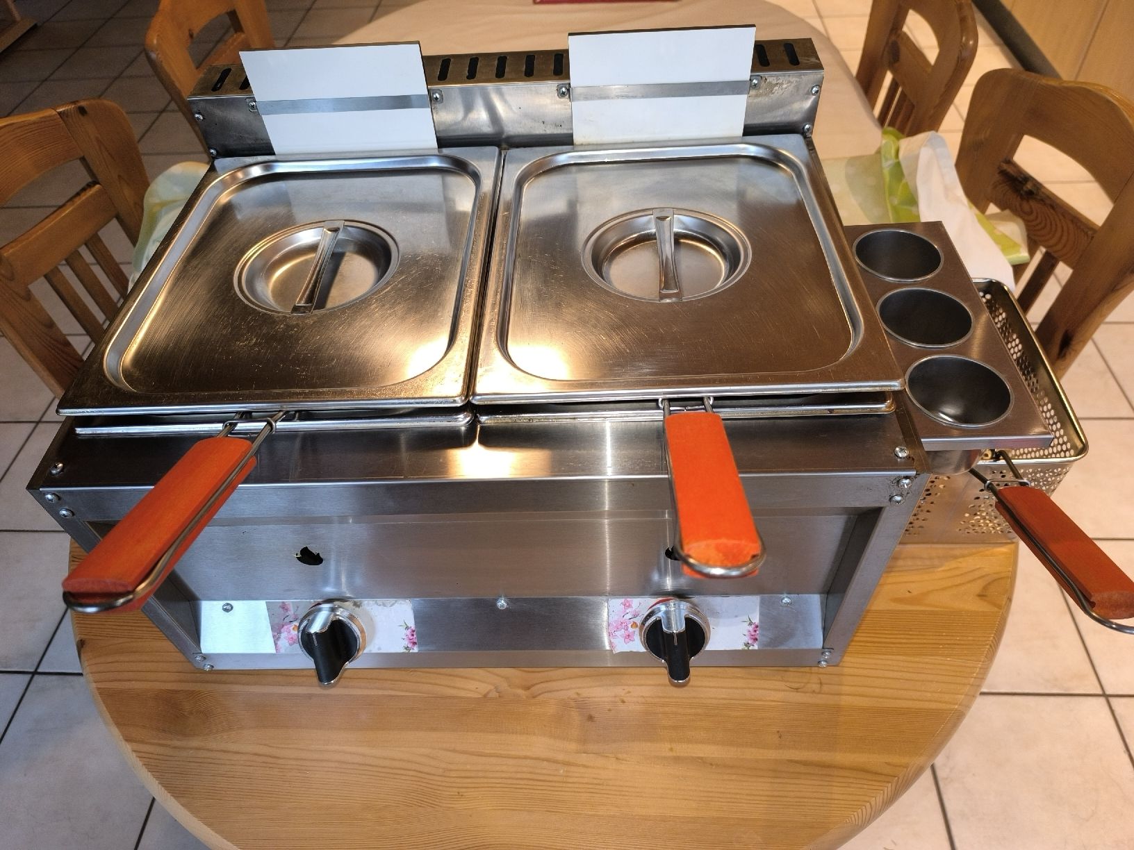 Komplettküchen: Gas Fritteuse mit 2 Brennern  – Gebraucht aus Frutigen von Chenel0815