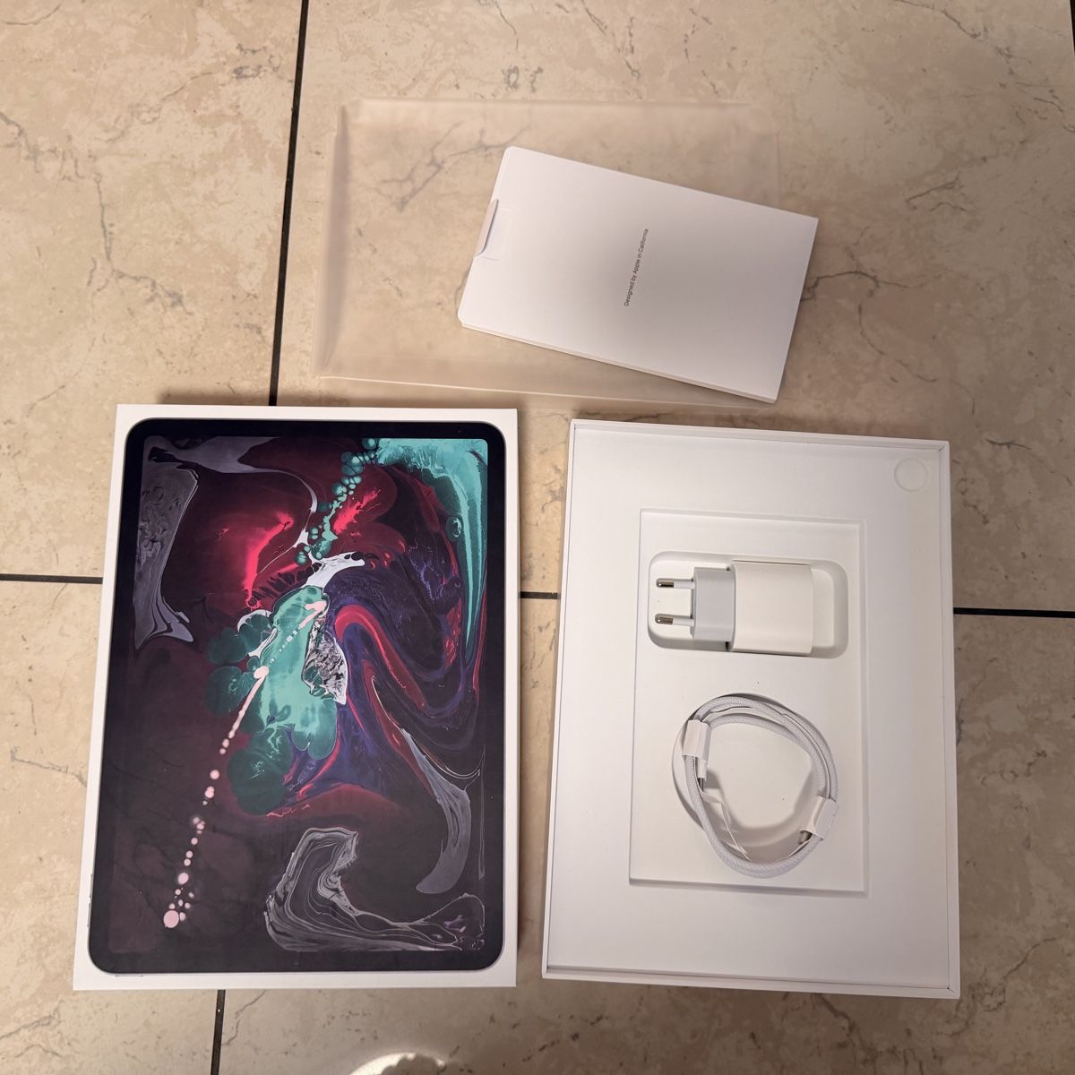 Apple Tablet PC: iPad Pro 11 256GB WiFi + Pencil + Magic Keyboard – Usato da Oberengstringen venduto da yuzveki 1