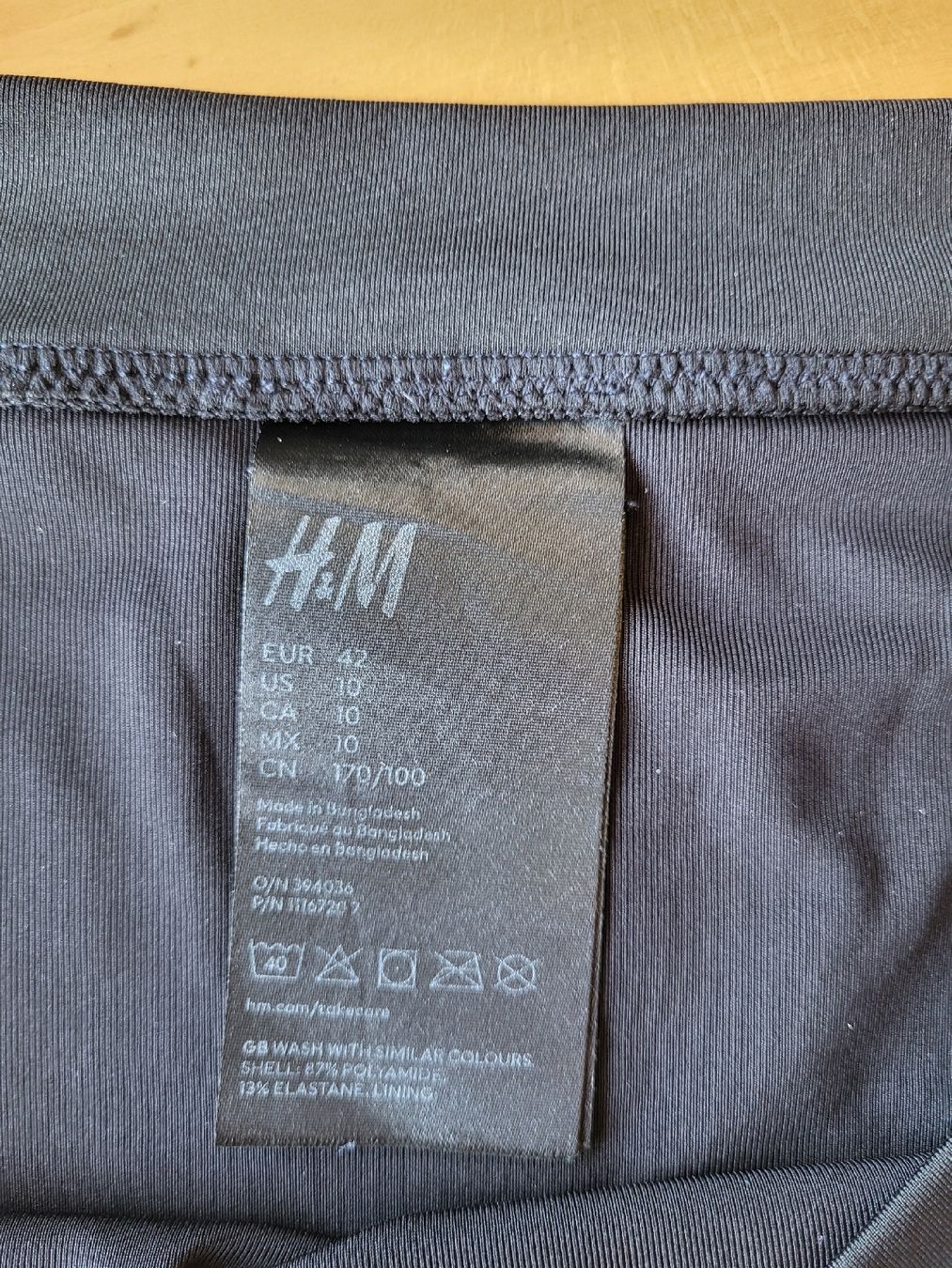 H&M Costumi da bagno & Bikini: Bikini Set schwarz Ein-Schulter-Top Grösse 42 H&M – Usato da Wikon venduto da lin_qw8x 2
