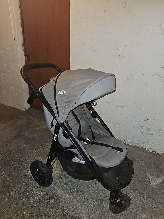 Carrozzine: Kinderwagen Joie – Usato da Flüelen venduto da Chuanita1 2