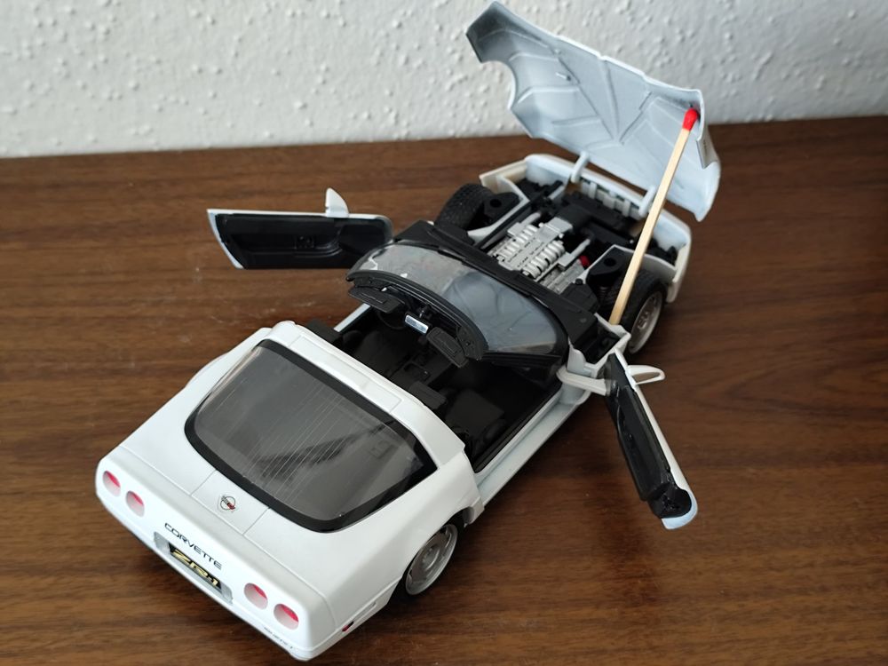 Miniature Maisto 1/18 – Chevrolet Corvette ZR-1 1992 Blanche – Voiture De Collection