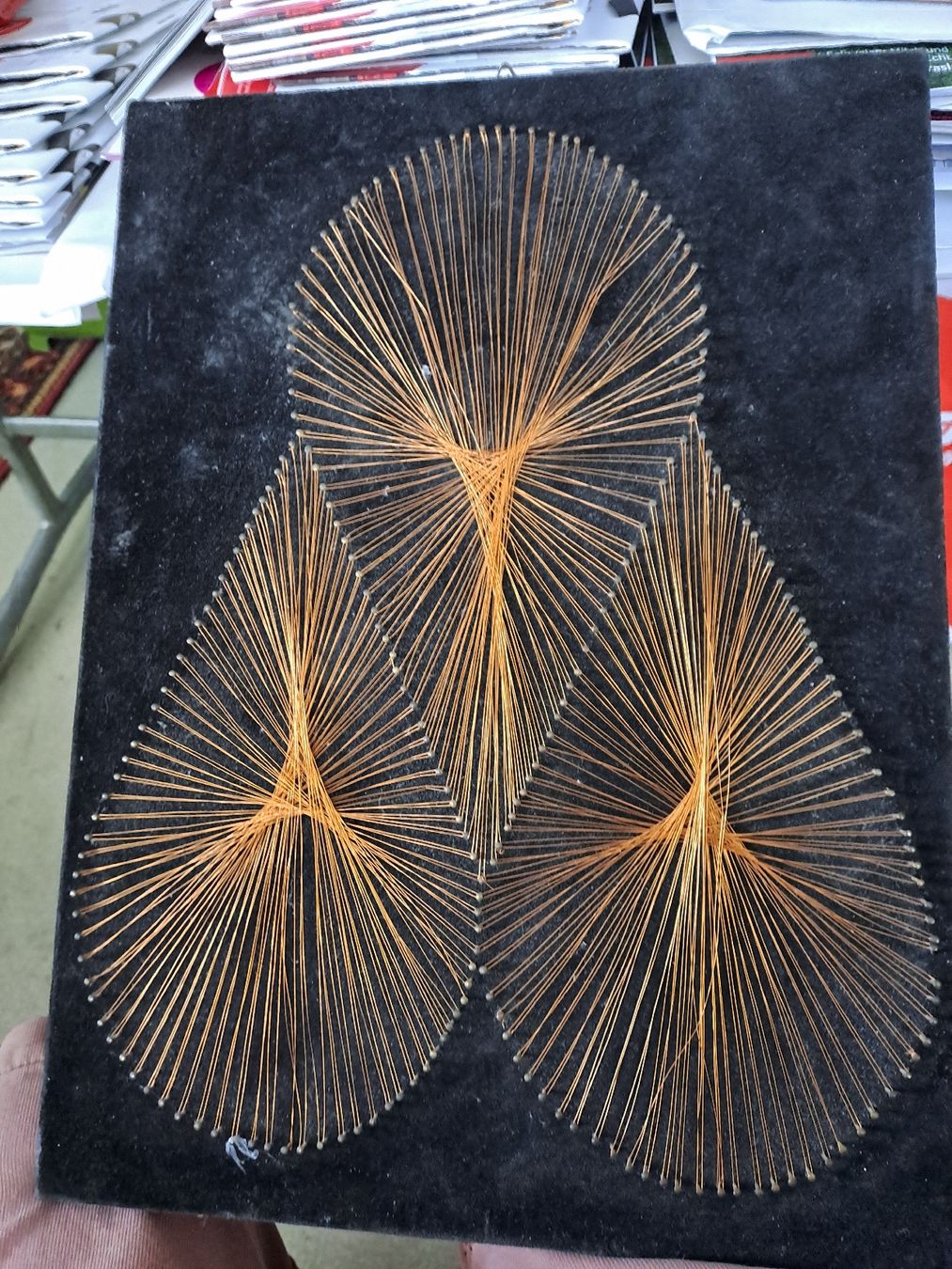 Foto & Immagini: String Art Bild mit Kupferdraht auf schwarzem Untergrund – Usato da Zürich venduto da Schoebi19 4