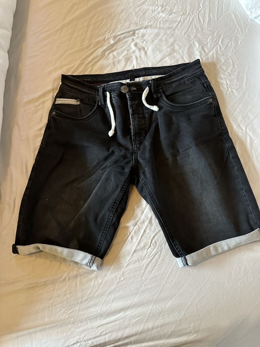 Pantaloni: Herren Shorts  -  Grösse M\L – Usato da Oberhofen Thun'see venduto da ClaudiaKelesh 3