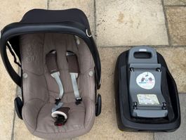 Maxi Cosi Pebble avec base isofix (jambe de force)