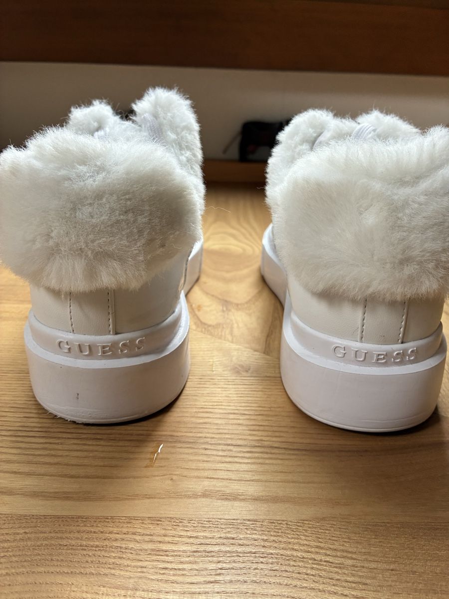 Guess Damenschuhe: Sneakers von Guess Gr. 39 – Gebraucht aus Steffisburg von car_h9ft 2