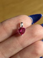 Moderner silber Anhänger mit rosa CZ Herz