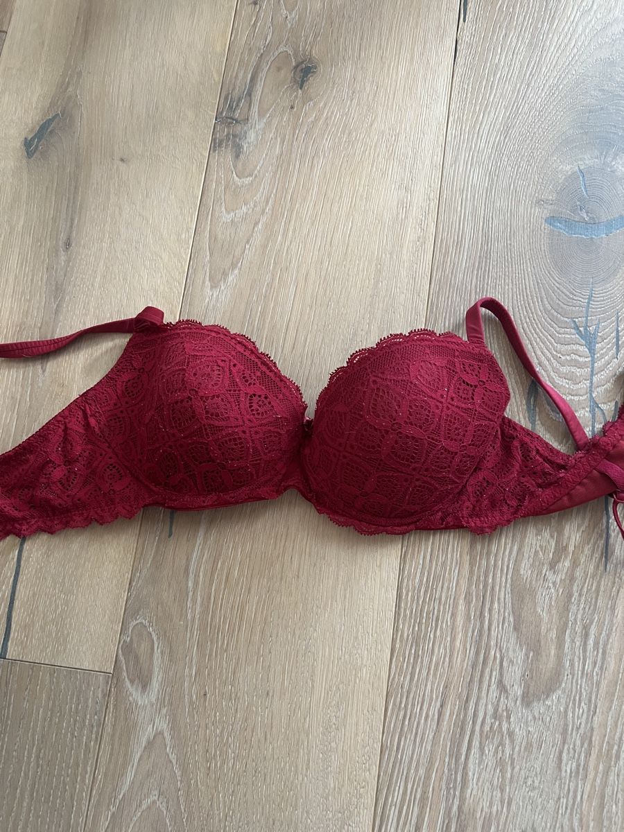 Lascana Sonstige Unterwäsche: Roter Spitzen-BH  – Gebraucht aus Lotzwil von melanielampart