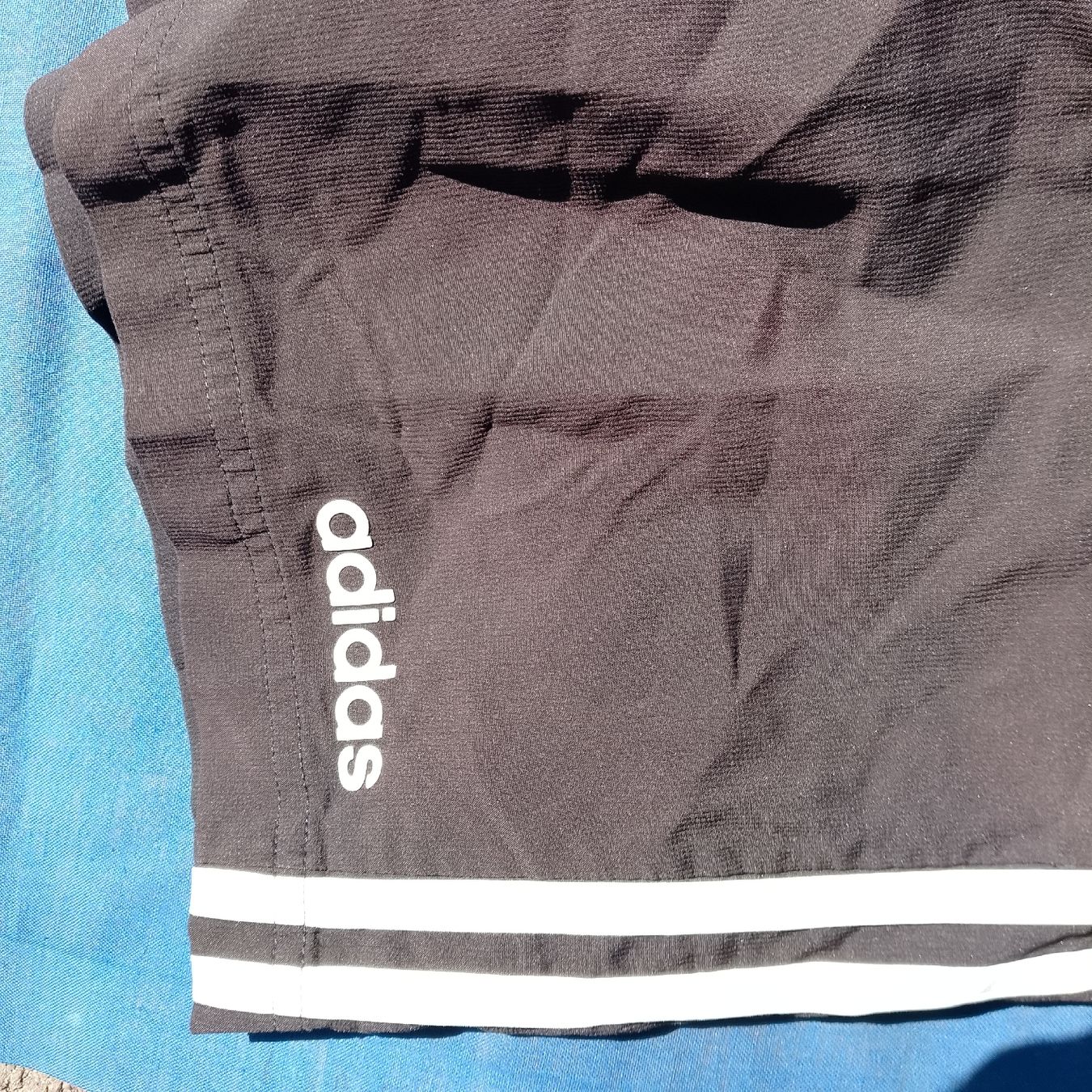 Adidas Pantalons: Adidas Shorts schwarz, Grösse M – D'occasion à Luzern par toenu23 4