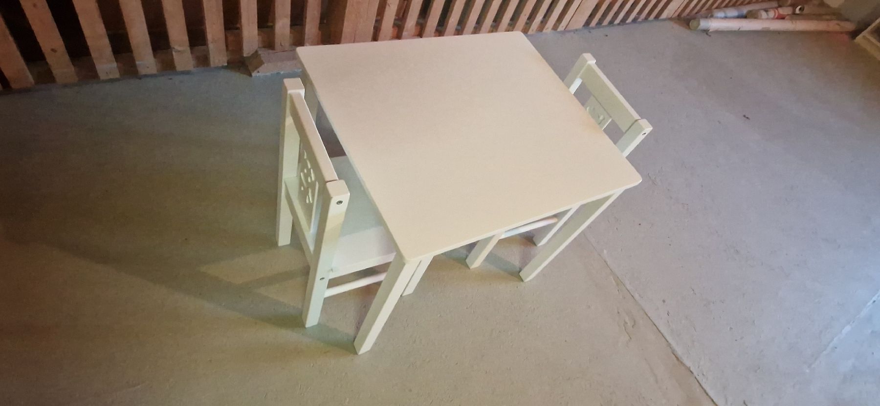 Ikea Set de table et chaises: IKEA KRITTER Kindertisch mit 2 Stühlen – D'occasion à Bellmund par Mr.Camaro 2