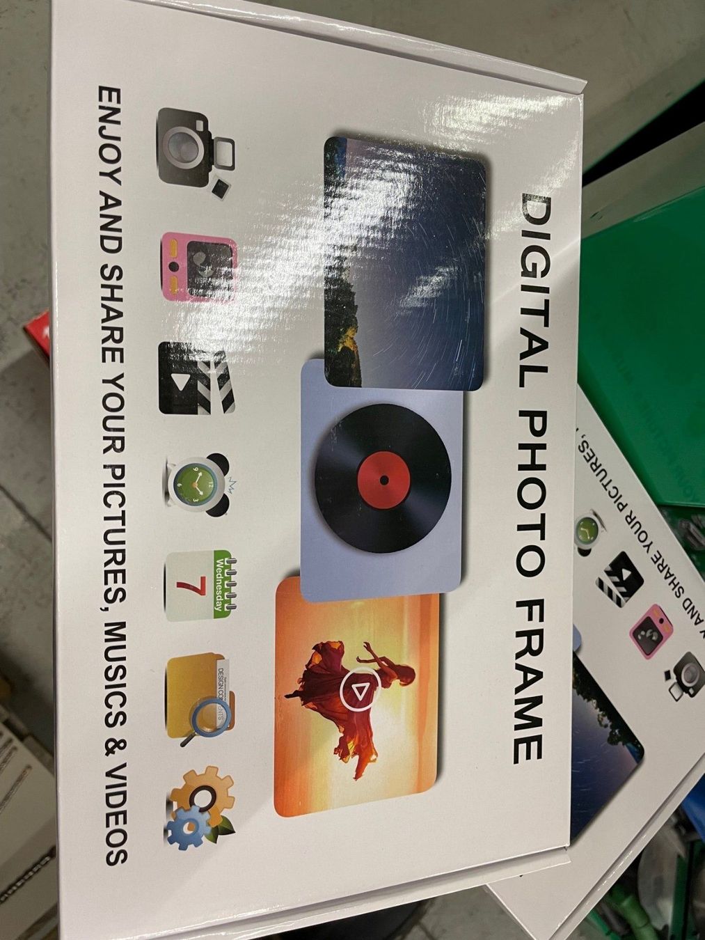 Monitor: Digitaler Bilderrahmen 20x17cm – Nuovo e nell'imballaggio originale da Uetendorf venduto da Revotool