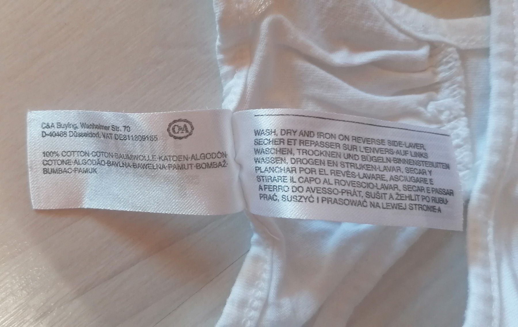 T-shirt: T-shirt, débardeur,top, haut ,pull – Usato da Montcherand venduto da petiteoune75 6