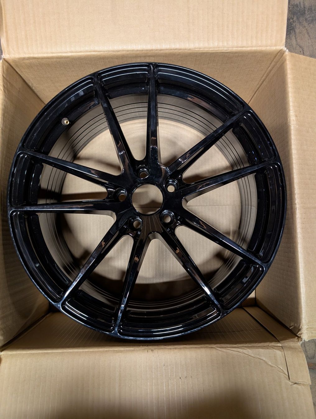 Aversus Cerchioni: 1 Aversus Felge VW Scirocco – Usato da Siebnen venduto da Auto007