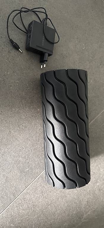 Massagegeräte: Theragun Wave Roller come nuovo  – Gebraucht aus Losone von Pierins