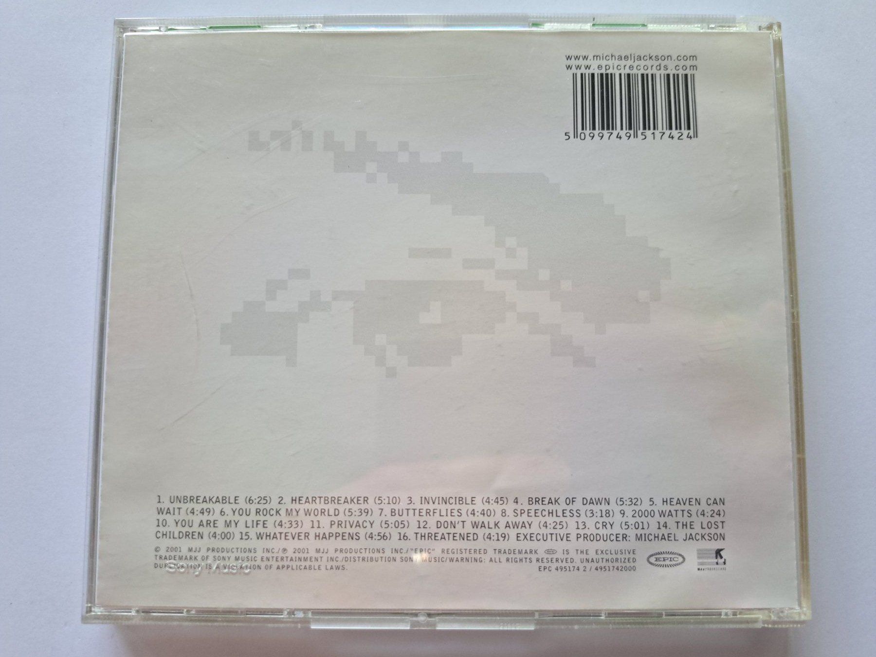 CDs: Cd Michael Jackson - Invicible  – D'occasion à Pully par bro_n52j 1