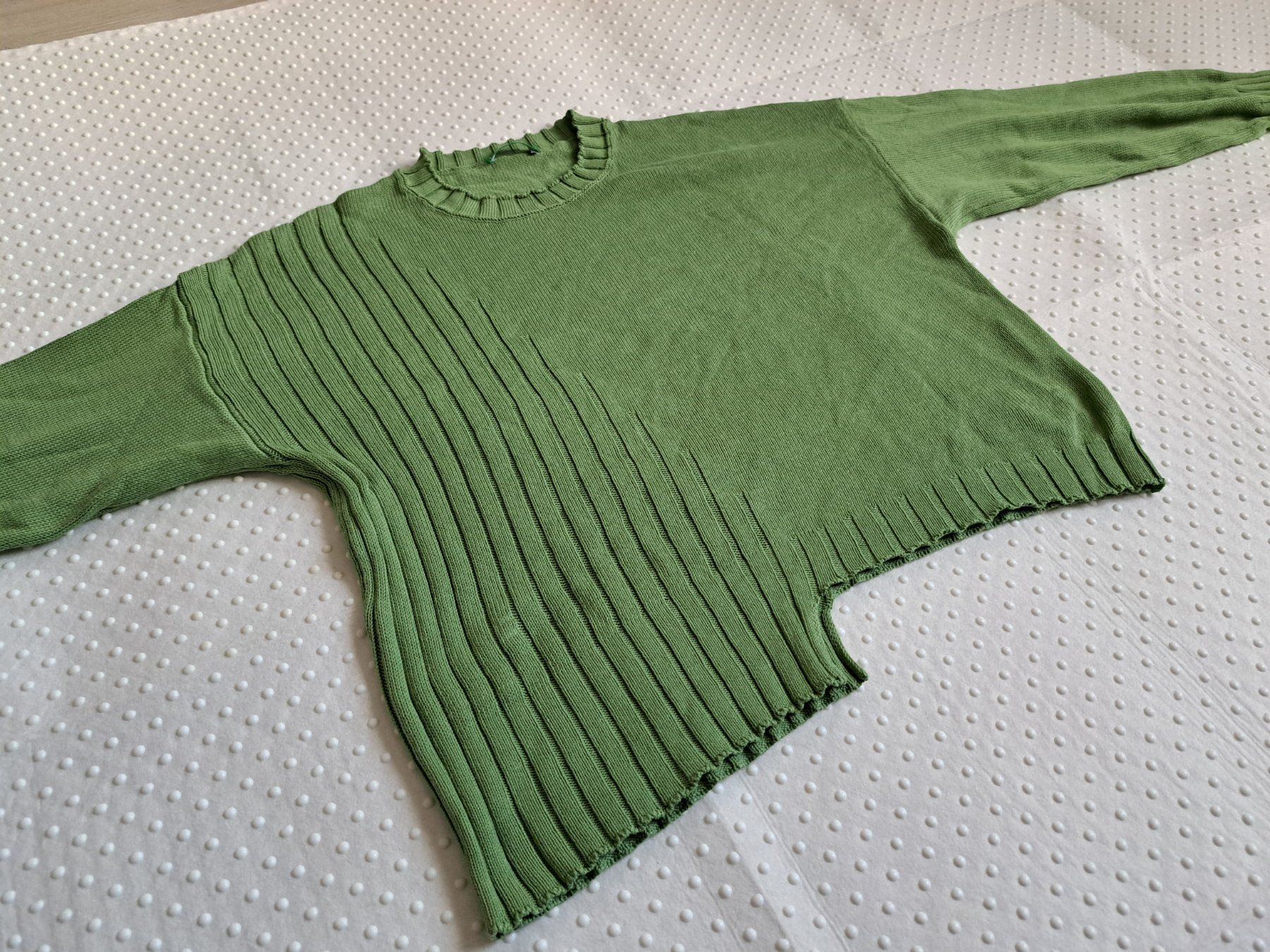 Pullover & Sweatshirts: Grüner Strickpullover, Grösse XS, stylisch & modern! – Gebraucht aus Gysenstein von joshuas81 1