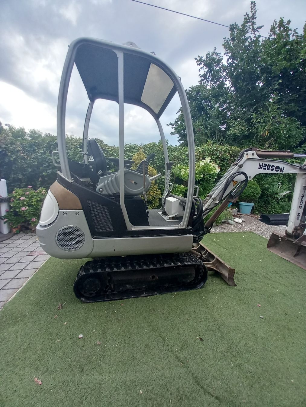 Bagger: Neuson 1402 RD Primus Bagger – Gebraucht aus Thayngen von OLMIC