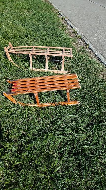 Luge: 2 Schlitten – D'occasion à Zollikofen par Serious 2