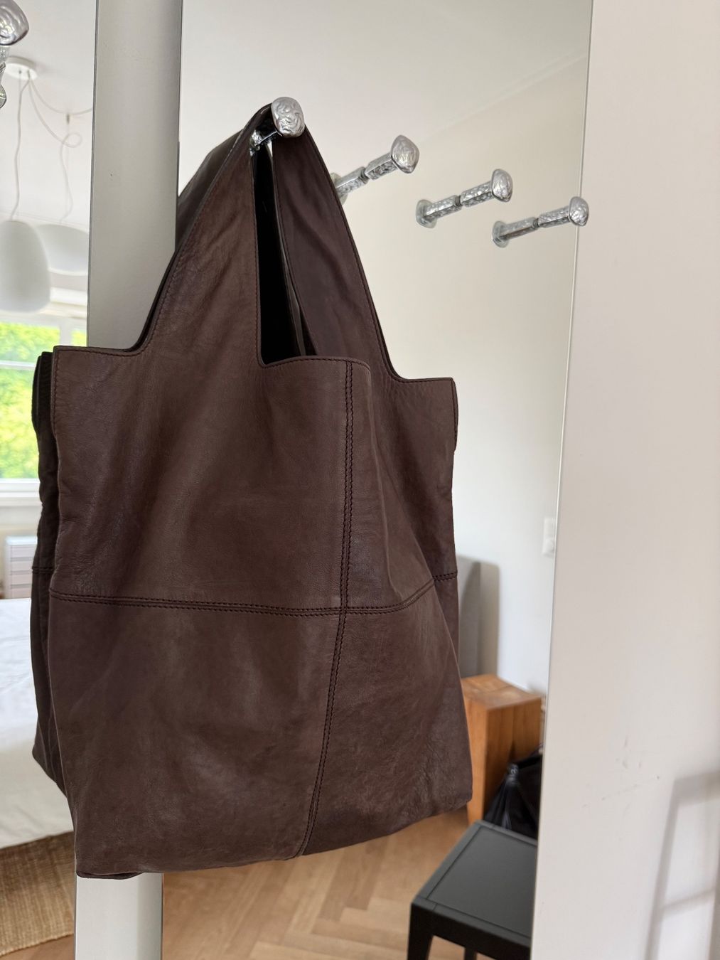Givenchy Sacs: Givenchy weiche Kalbsleder Handtasche – D'occasion à Zürich par Midcentury 1