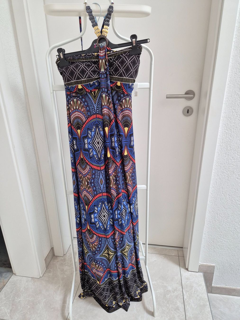 Anna Field Vestiti: Maxikleid gemustert mit Neckholder Anna Field Neu – Nuovo (secondo la descrizione) da Vallon venduto da Penny31