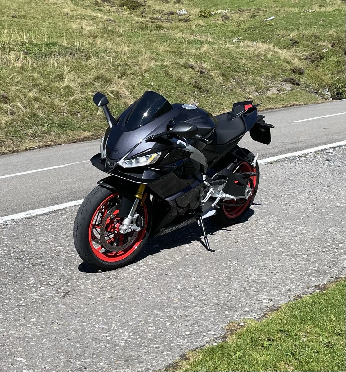 Aprilia Strada: Aprilia RS660 2025 70kW – Usato da Altdorf UR venduto da commodo 1