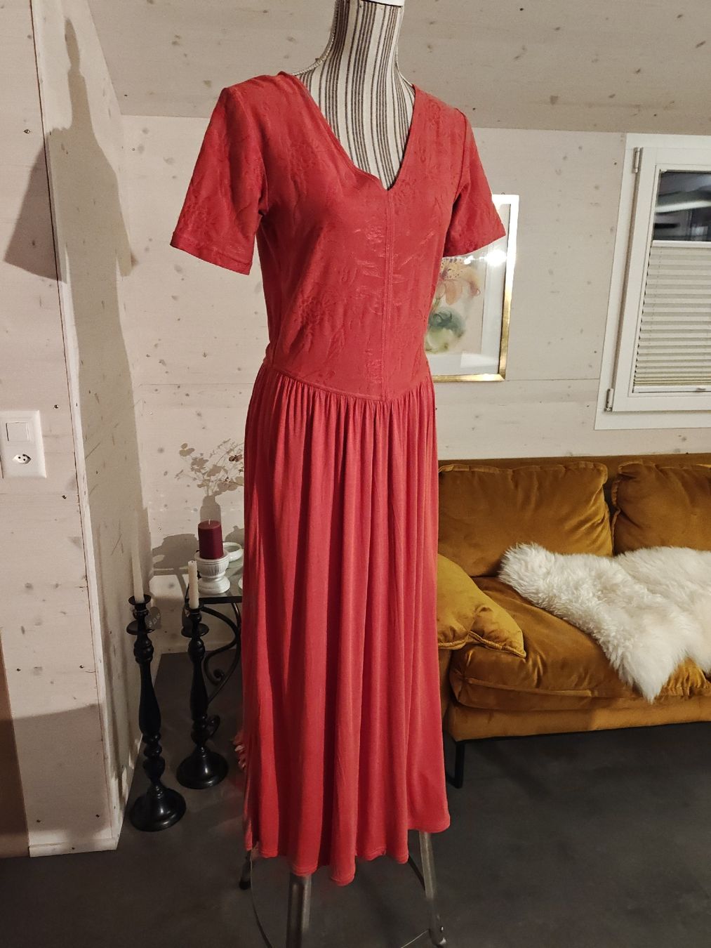 Kleider: Helline Damen Kleid rot  – Gebraucht aus Feldbach von Lizze 1