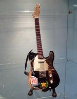 JOE STRUMMER Modell Gitarre, HandWwerk, H.26cm, Unikat!