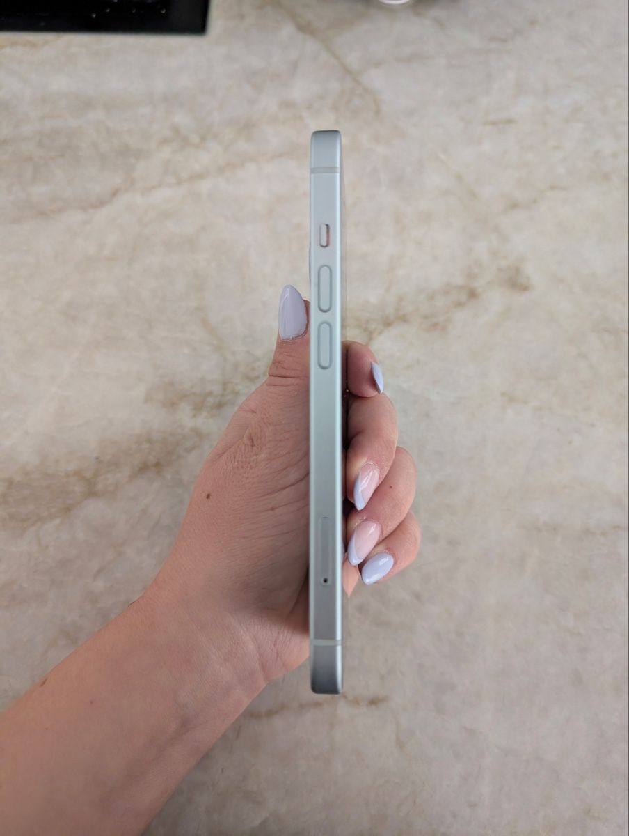 Apple Portables: Apple iPhone 15 258GB – D'occasion à Neuhausen par wait.for.it 3