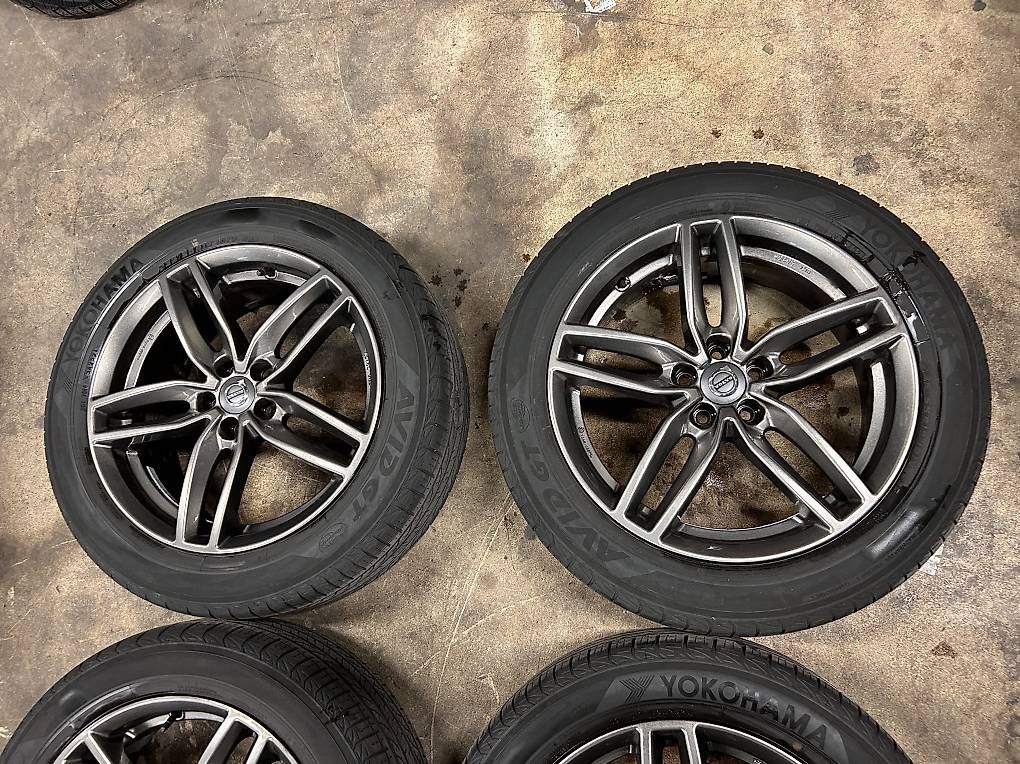 Volvo Pneumatici & Ruote complete: Volvo XC 90 Alufelgen – Usato da freienbach venduto da gatuzo 1
