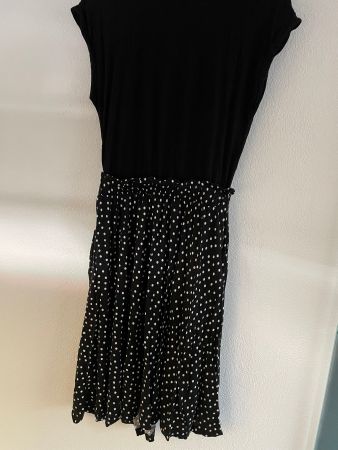 Schönes Kleid in Gr. 38  NEU