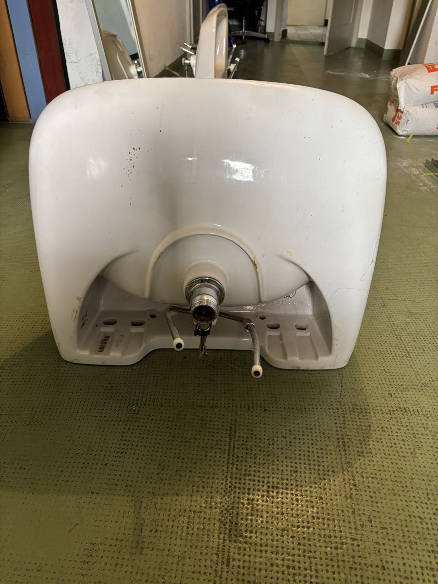 Spülbecken & Waschbecken: Lavabo mit Armatur – Gebraucht aus Basel von Lance81 2