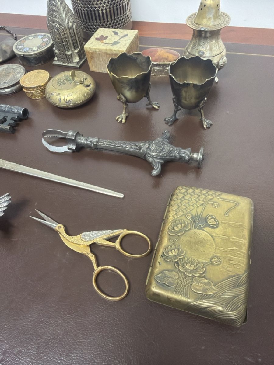 Tutte le decorazioni: Lot de divers objets – Usato da Bôle venduto da K200C 3