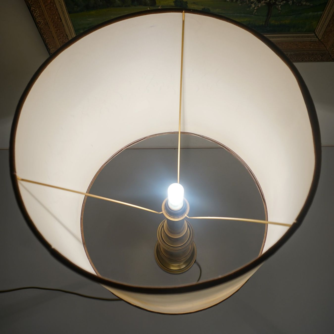 Lampen: Vintage Tischlampe mit massivem Messingfuss MA163 – Gebraucht aus Basel von B.W.B. 1