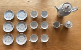 KAHLA Porzellan Kaffeeservice DDR Blumen Goldrand / 16-Teil.