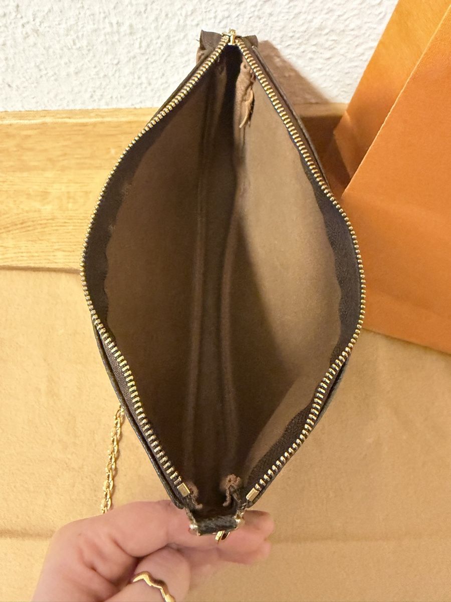 Borse da donna: Vuitton Pochette Accessoires Tasche aus Monogram Canvas – Usato da Dübendorf venduto da odsi1 1